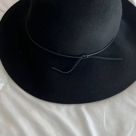 Phenix Black Women's Hat - Picture 2 of 2